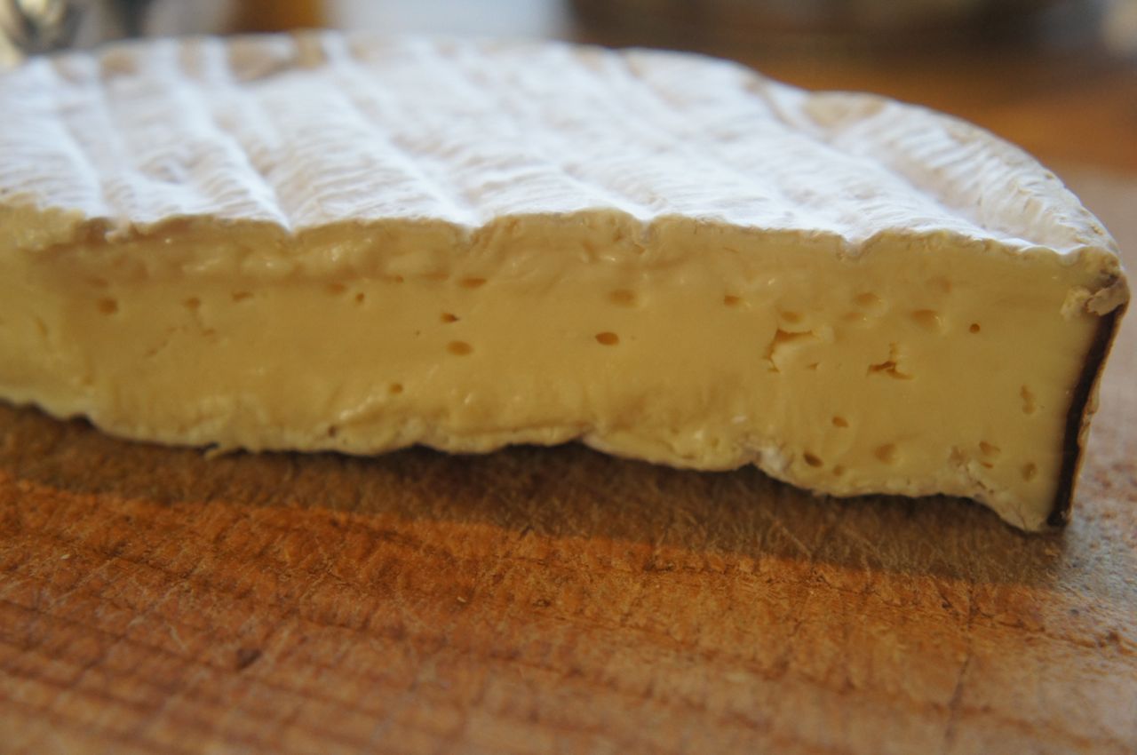 Comtesse de Vichy - another white Christmas cheese