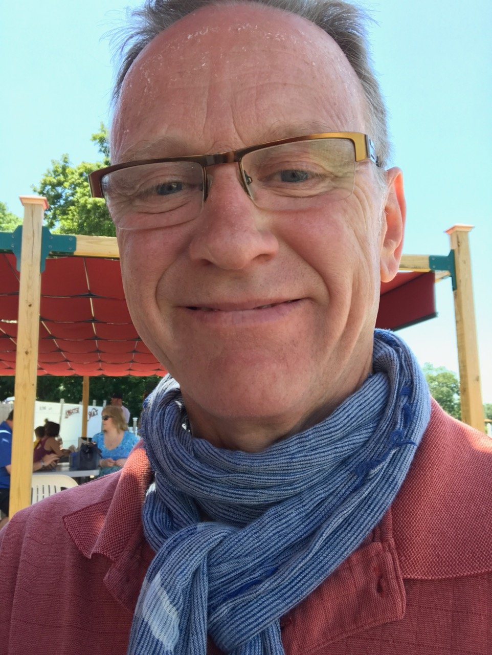 OsteEvangelisten bak OstePerler i egen person.